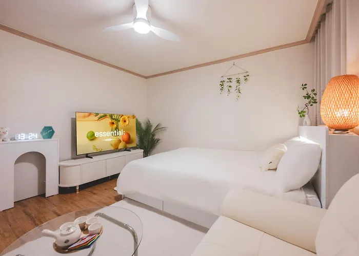 아파트 홍대 Blue - Quiet Cozy House Hongdae Area *